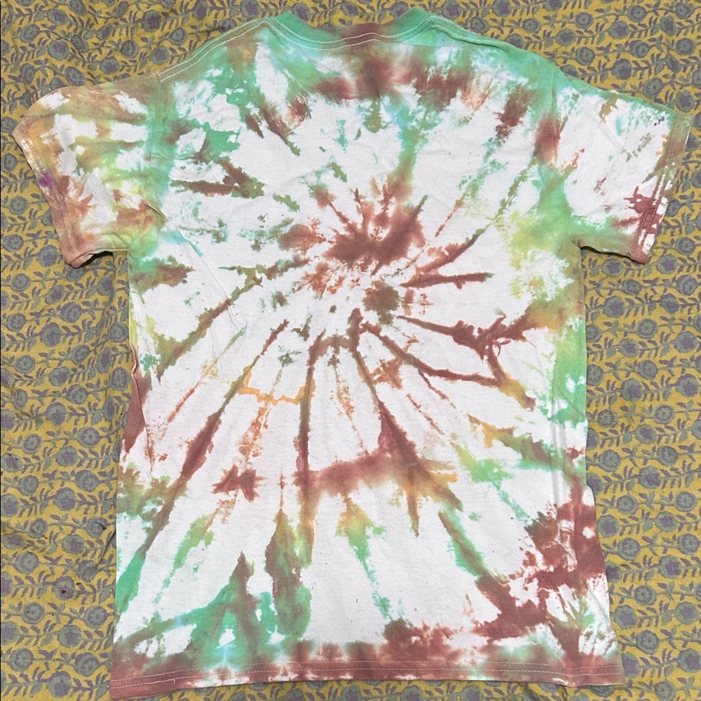 Gildan Tie-Dye Short Sleeve Tee - Green, Brown, White - Picture 3 of 3